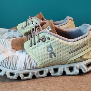 On Running Women's Beige and White Sneakers